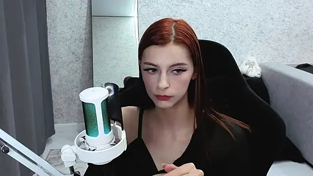 kitti sweett online show from 5, 10, 2025