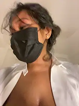 Monica  Bellucci   online show from 3, 4, 2026