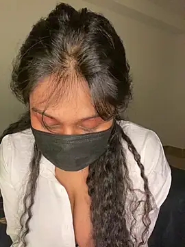 Monica  Bellucci   online show from 16, 1, 2026