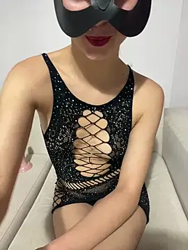 christalles online show from 29, 10, 2025