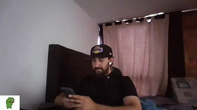 Snapshot of coolfriki chatting on 10, 7, 2026 coolfriki online show from 10, 7, 2026