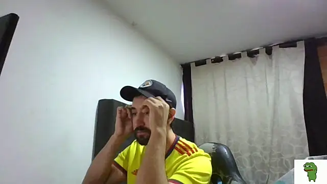 Snapshot of coolfriki chatting on 23, 6, 2026 coolfriki online show from 23, 6, 2026