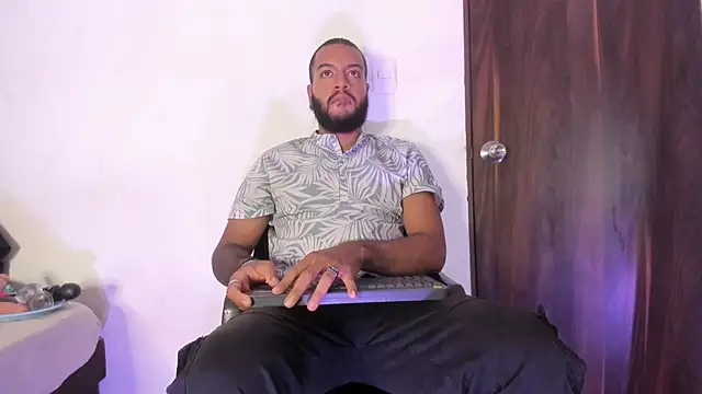 Dann 17  online show from 14, 10, 2025