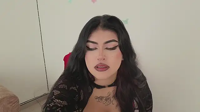 hollycute   online show from 23, 11, 2025