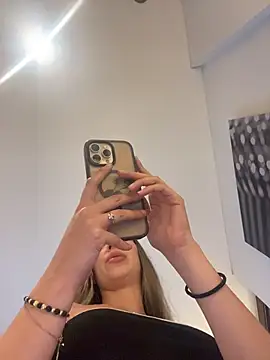 Sophia rouse online show from 22, 11, 2025