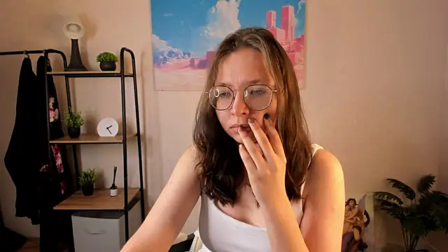 Nuura Moore online show from 9, 10, 2025