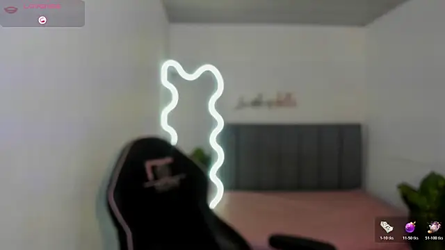 THIANA TAY online show from 25, 10, 2025