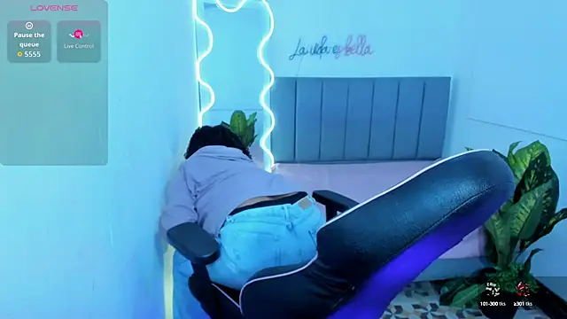 THIANA TAY online show from 19, 10, 2025