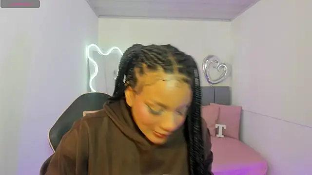 THIANA TAY online show from 30, 11, 2025