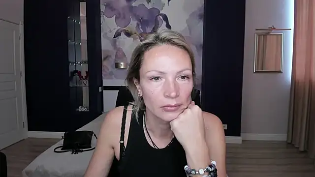 AlinaMoor online show from 6, 10, 2025