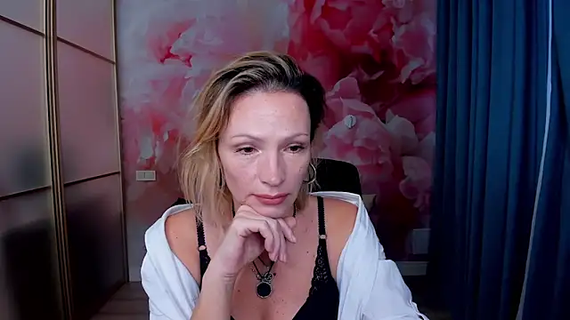 AlinaMoor online show from 28, 11, 2025