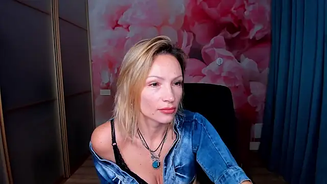 AlinaMoor online show from 5, 12, 2025