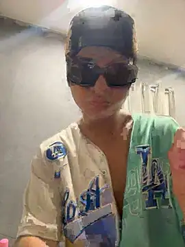 lain213 online show from 7, 10, 2025