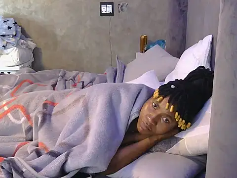 Snapshot of petite_queenx chatting on 13, 10, 2025 petite queenx online show from 13, 10, 2025