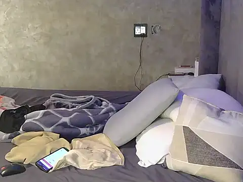 Snapshot of petite_queenx chatting on 8, 11, 2025 petite queenx online show from 8, 11, 2025