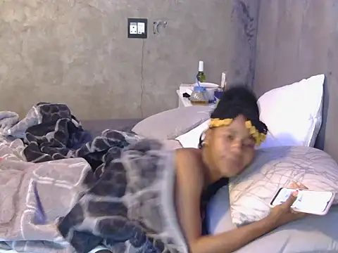 Snapshot of petite_queenx chatting on 15, 10, 2025 petite queenx online show from 15, 10, 2025