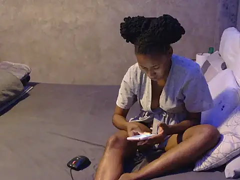 Snapshot of petite_queenx chatting on 13, 11, 2025 petite queenx online show from 13, 11, 2025