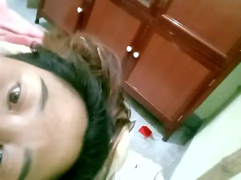 Ducky27021991 online show from 9, 10, 2025