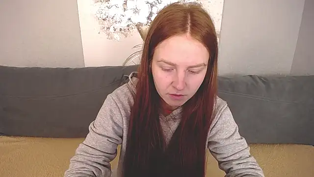 Evarey  online show from 13, 10, 2025