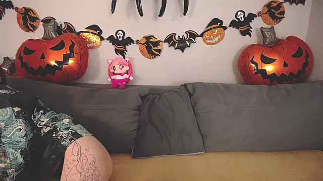 Evarey  online show from 24, 10, 2025