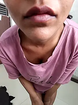 anshika0124 online show from 2, 12, 2025