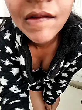 anshika0124 online show from 18, 12, 2025