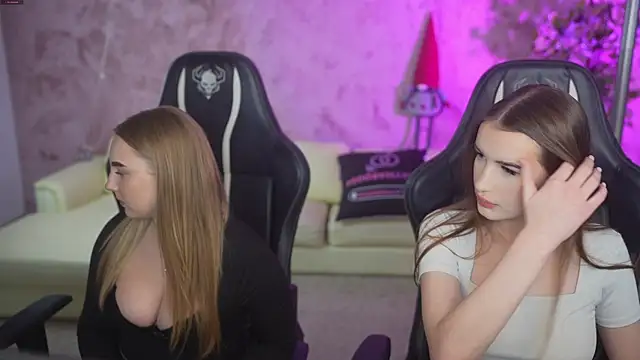 Snapshot of Jane_Love054 chatting on 21, 11, 2025 Jane Love054 online show from 21, 11, 2025