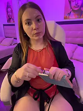 kattee adams online show from 28, 10, 2025