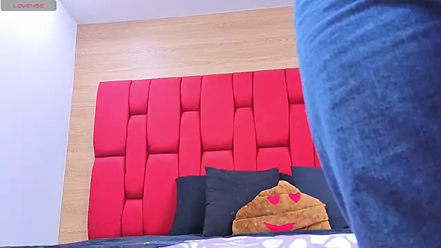 Snapshot of Abby-horny chatting on 15, 10, 2025 Abby-horny online show from 15, 10, 2025