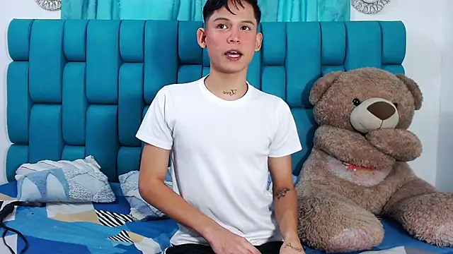 Snapshot of Brian_hot chatting on 13, 10, 2025 Brian hot online show from 13, 10, 2025