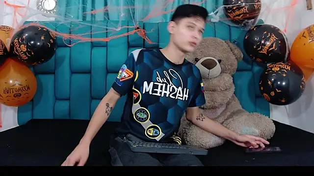 Snapshot of Brian_hot chatting on 27, 10, 2025 Brian hot online show from 27, 10, 2025