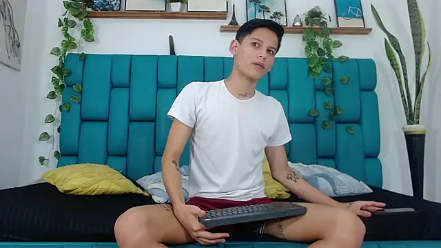 Snapshot of Brian_hot chatting on 30, 10, 2025 Brian hot online show from 30, 10, 2025