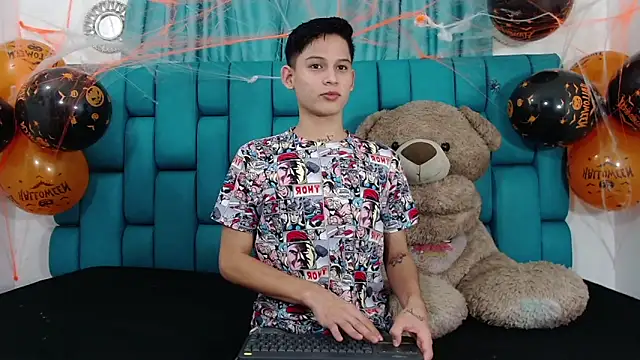 Snapshot of Brian_hot chatting on 25, 10, 2025 Brian hot online show from 25, 10, 2025