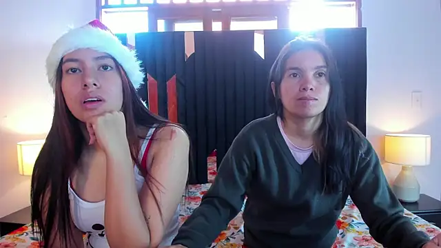 Sofy and Mia online show from 15, 12, 2025