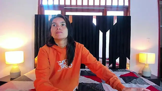 Sofy and Mia online show from 14, 10, 2025