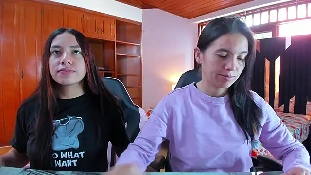 Sofy and Mia online show from 20, 12, 2025