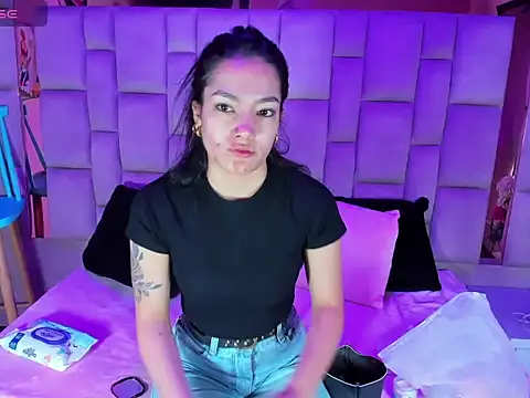 Gisell Squirt  online show from 19, 12, 2025