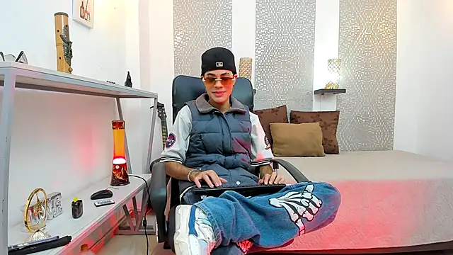 JacobBlackwell  online show from 12, 10, 2025