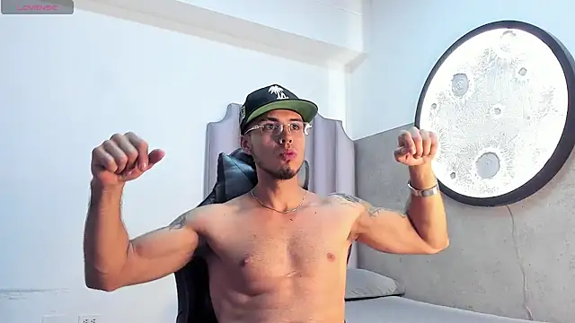 Snapshot of Rurik_Jones chatting on 6, 11, 2025 Rurik Jones online show from 6, 11, 2025