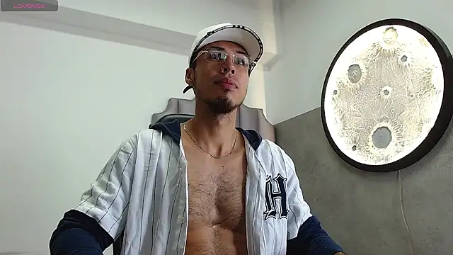 Snapshot of Rurik_Jones chatting on 23, 10, 2025 Rurik Jones online show from 23, 10, 2025