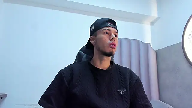 Snapshot of Rurik_Jones chatting on 14, 11, 2025 Rurik Jones online show from 14, 11, 2025