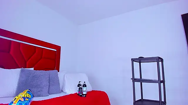 Bigasshott  online show from 30, 4, 2026