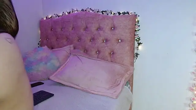 Snapshot of SeleneMore chatting on 10, 2, 2026 SeleneMore online show from 10, 2, 2026