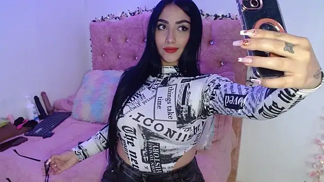 Snapshot of SeleneMore chatting on 16, 2, 2026 SeleneMore online show from 16, 2, 2026