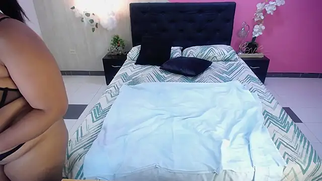 hannahjackson  online show from 17, 10, 2025