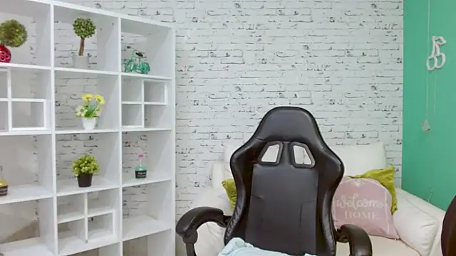 hannahjackson  online show from 26, 11, 2025