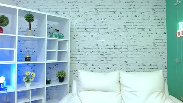 hannahjackson  online show from 30, 10, 2025