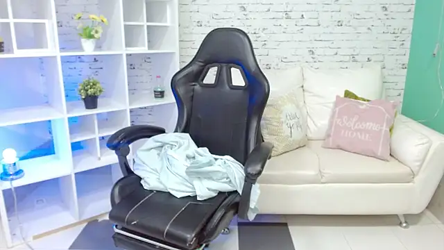 hannahjackson  online show from 21, 11, 2025