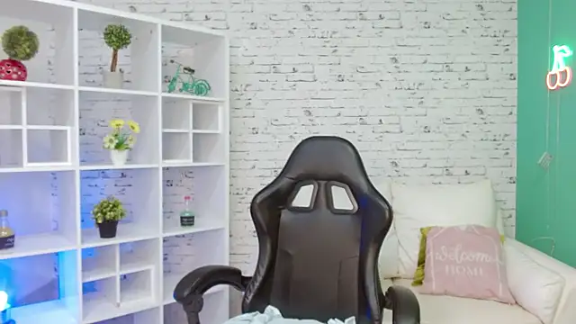 hannahjackson  online show from 27, 11, 2025