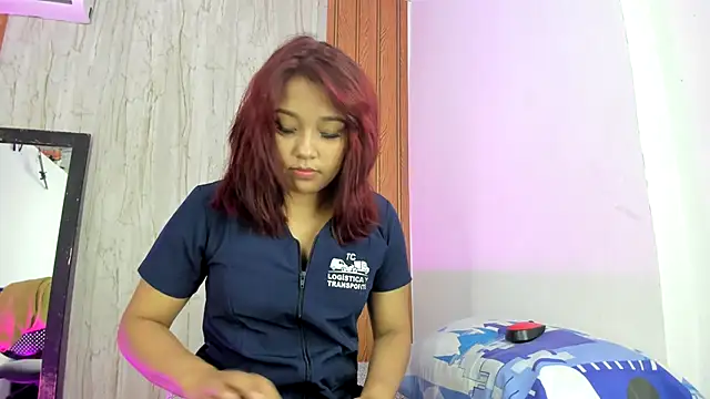 luisabecker  online show from 4, 11, 2025